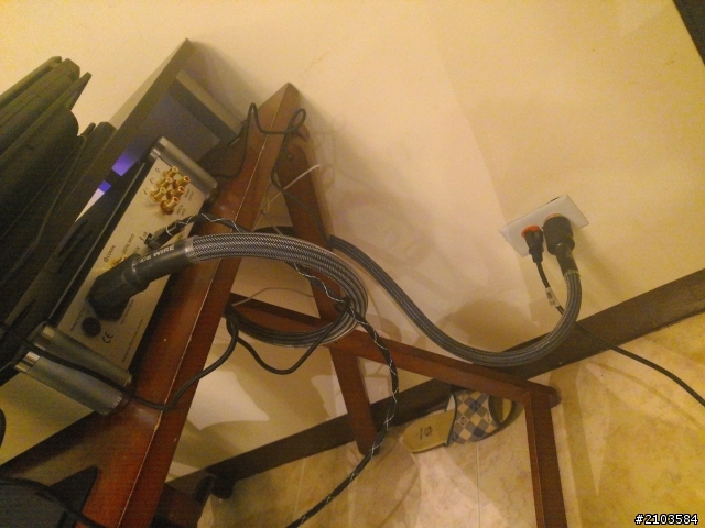 HUBBELL IG8300 CRYO PRO X2 壁插更換