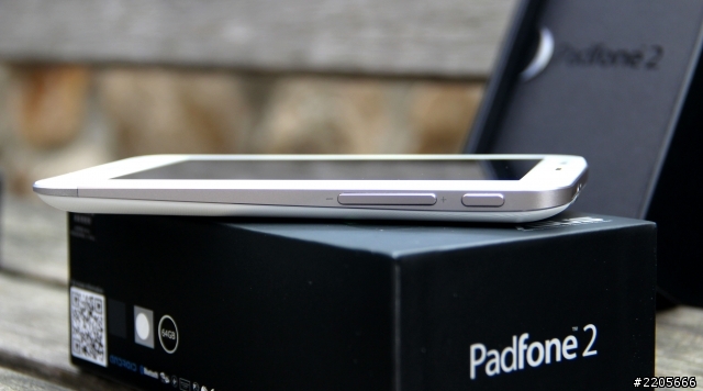 換了PadFone 2冬季限定雪白,心情好雀躍^_^