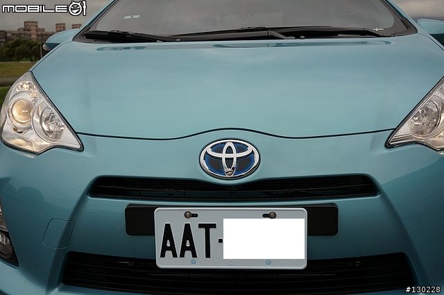 我的哆啦藍PRIUS C開箱