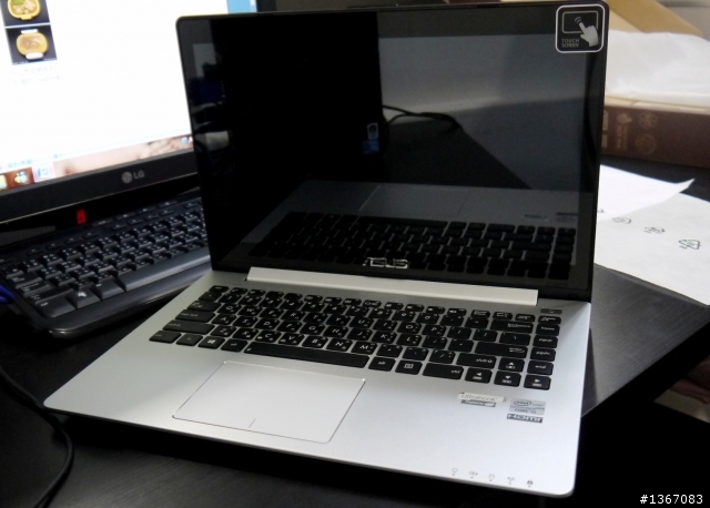辦公室之花的ASUS S400飄逸開箱