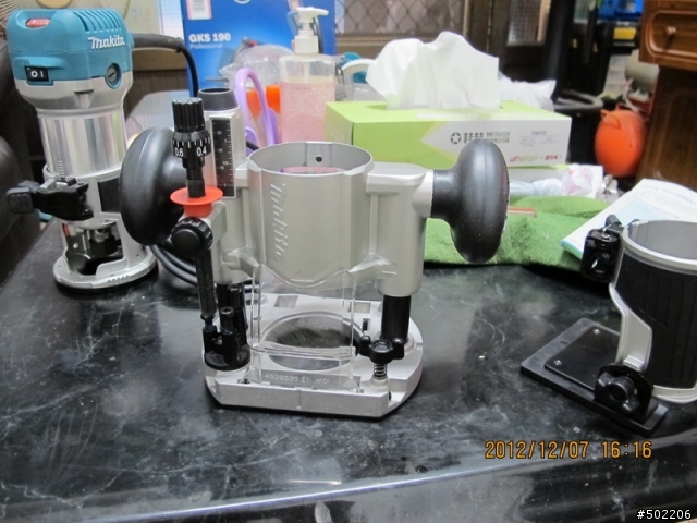 Makita 牧田 6段 可調速 修邊機 雕刻機 - RT0700C - 開箱
