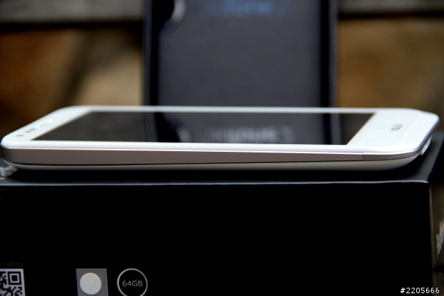 換了PadFone 2冬季限定雪白,心情好雀躍^_^