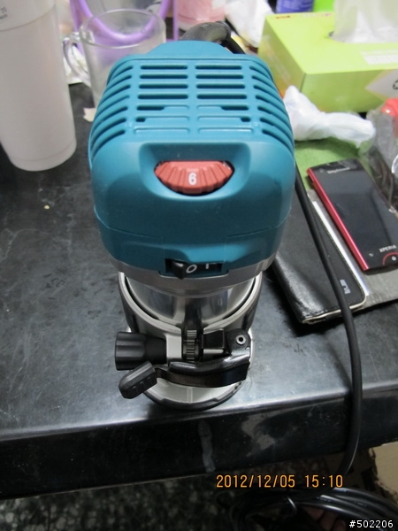 Makita 牧田 6段 可調速 修邊機 雕刻機 - RT0700C - 開箱