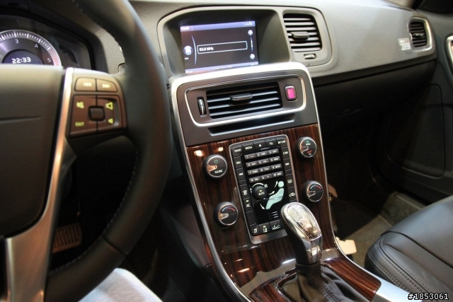(12/16更新) Volvo S60 D4 13年式下訂囉!!
