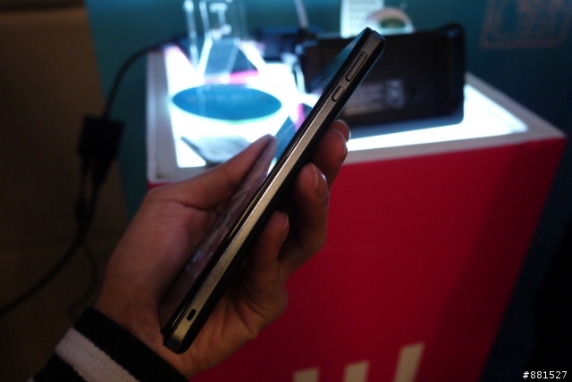 輕薄美型防水新旗艦-SONY Xperia V體驗影片全紀錄