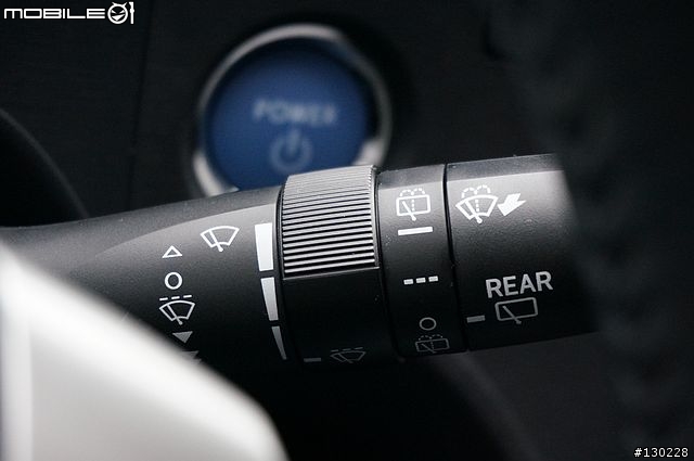 我的哆啦藍PRIUS C開箱
