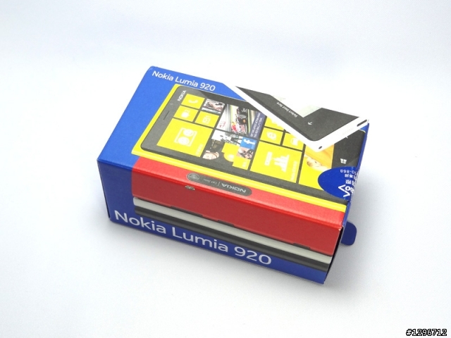【幸福】滿意到溢出來了~Nokia Lumia 920小小開箱文