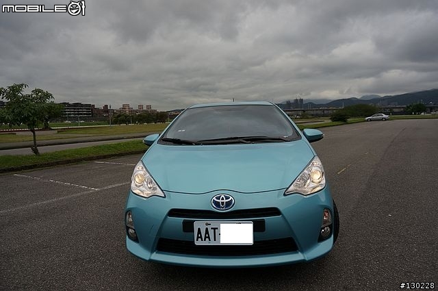我的哆啦藍PRIUS C開箱
