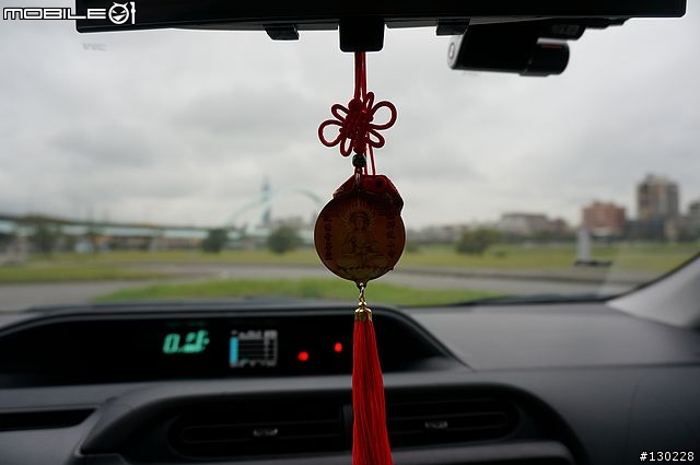 我的哆啦藍PRIUS C開箱
