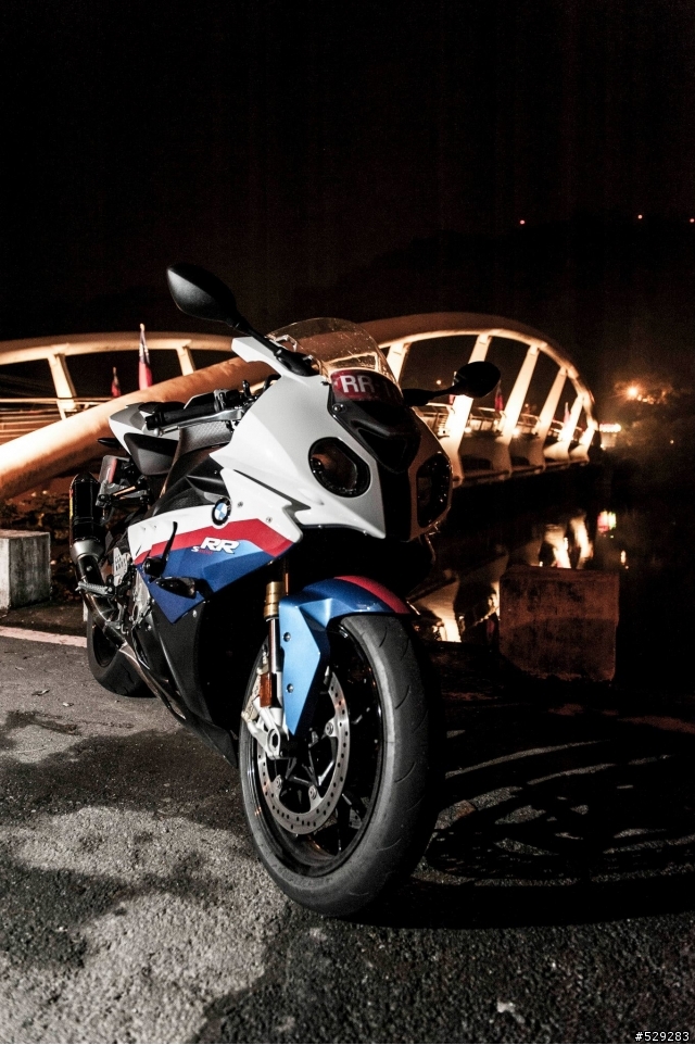 說好的開箱文呢??BMW S1000RR