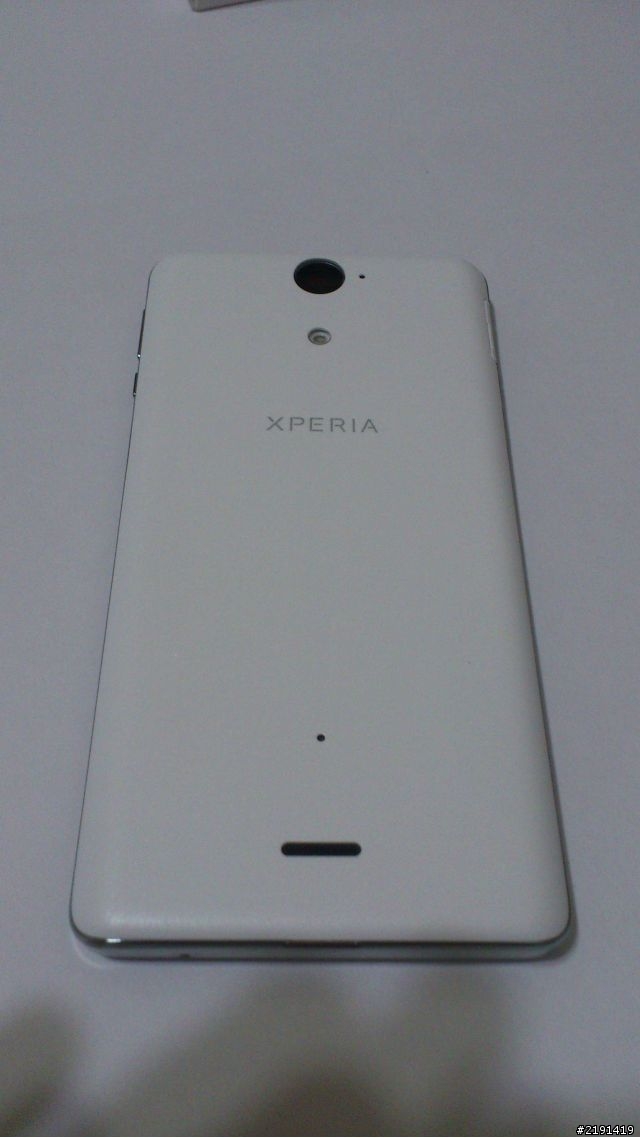 買到XPERIA V了!完整開箱文~