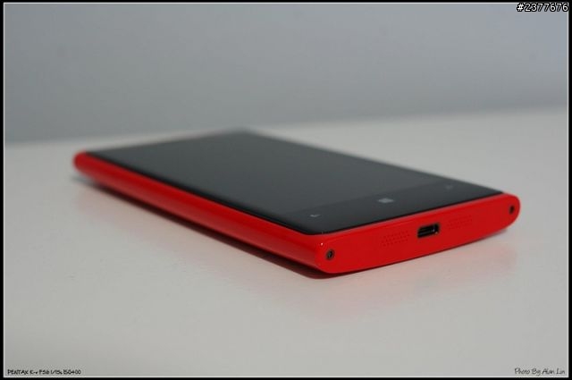 騷包紅 Lumia 920 & Bone / Phone Scribble 螢光綠跳 Tone 開箱