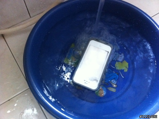 ((開箱))IPHONE5 防水防震防塵防雪 LifeProof™ Case