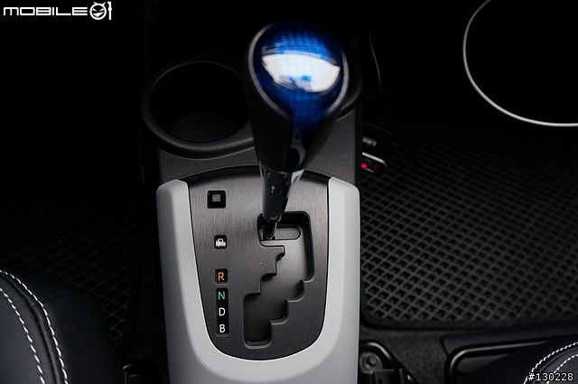我的哆啦藍PRIUS C開箱