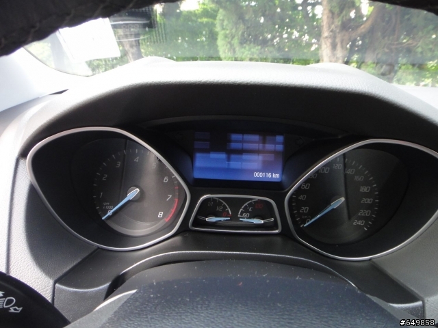 人生的第一部汽車Focus MK3 5D