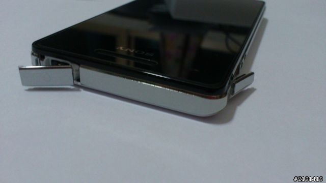 買到XPERIA V了!完整開箱文~