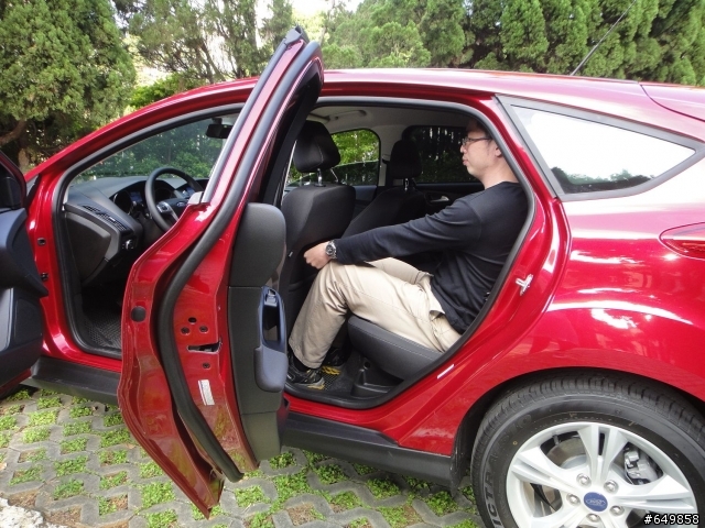 人生的第一部汽車Focus MK3 5D