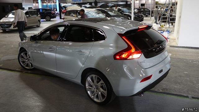 ((V40燒開箱-搶先看)) 車展第一PO 多圖有車內實拍^^ 價格不明