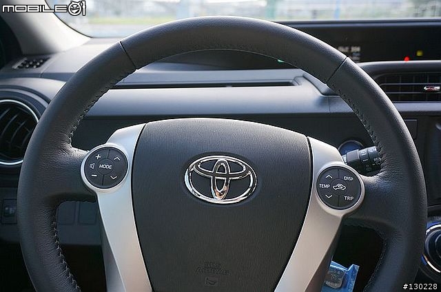 我的哆啦藍PRIUS C開箱