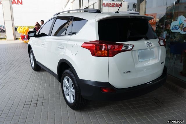 千呼萬喚,我的2013 RAV4 2.5E交車開箱