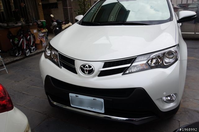 千呼萬喚,我的2013 RAV4 2.5E交車開箱