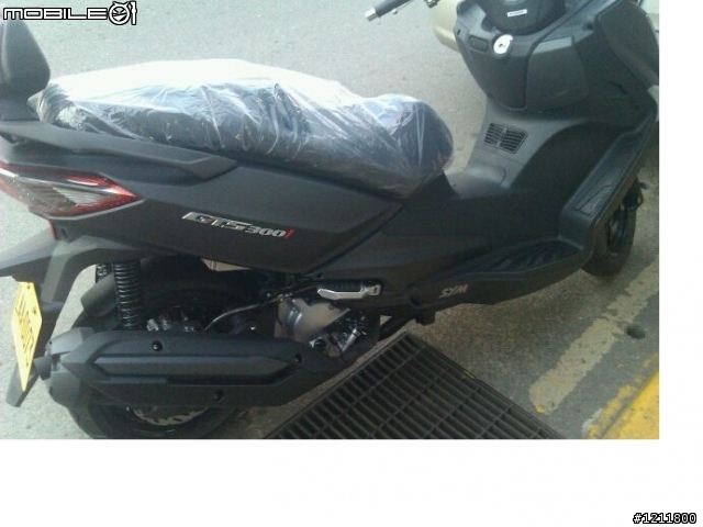 SYM GTS300i簡單開箱兼OGK KAMUI開箱