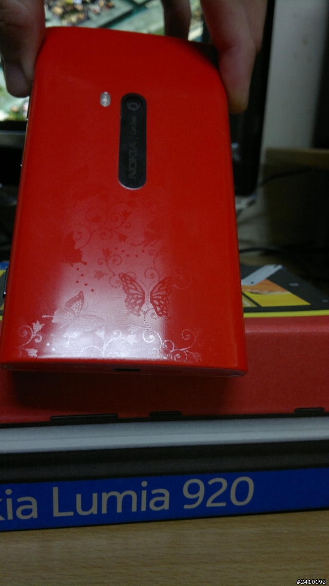 【開箱】Nokia Lumia 920 (red)~有幾張更新過的隨手照