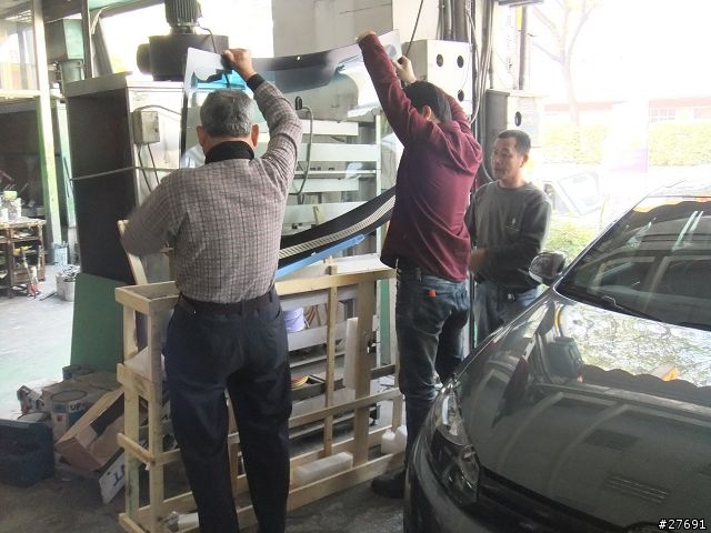 2010 Forester 前擋風玻璃更換---1年後, 2013更新, 該花的還是跑不掉!!!