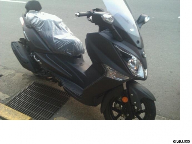 SYM GTS300i簡單開箱兼OGK KAMUI開箱