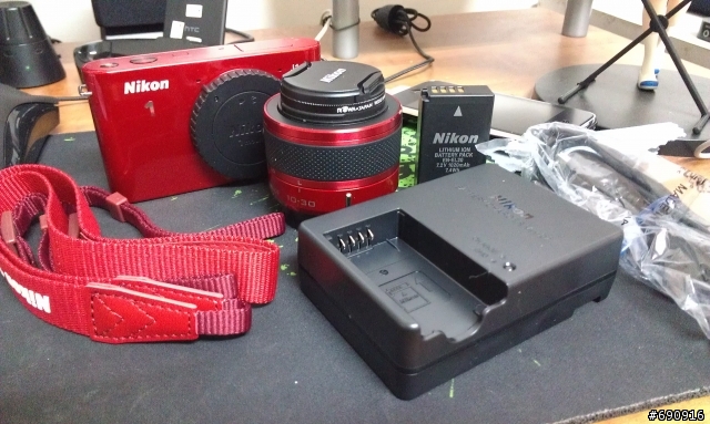 耀眼的紅色 Nikon J1 新手開箱試拍