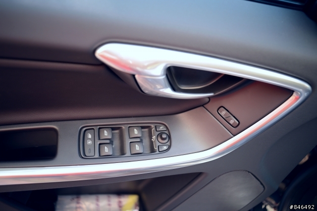 「首發」"2013" Volvo XC60 T5 預備開箱+開箱