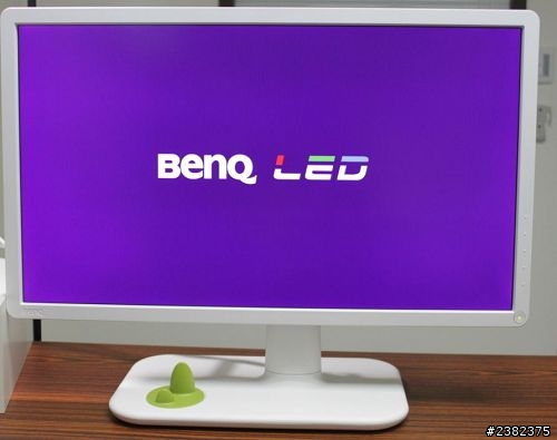 VA新夥伴~VW2430H+Mac Book Pro根本是山脖和嬰苔的組合(已全部修改成Mac Book Pro)