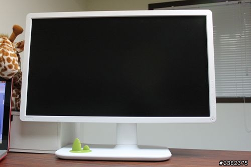 VA新夥伴~VW2430H+Mac Book Pro根本是山脖和嬰苔的組合(已全部修改成Mac Book Pro)