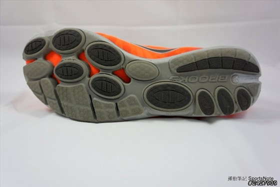 「最佳上市」 Brooks Pure Connect 實際鞋測分享
