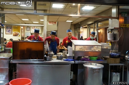 西門町美食薦-鴨肉扁(掛鴨頭賣鵝肉)