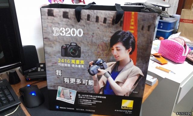 耀眼的紅色 Nikon J1 新手開箱試拍