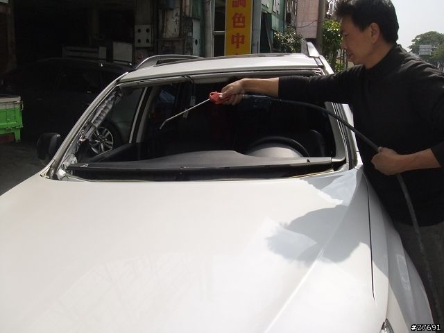2010 Forester 前擋風玻璃更換---1年後, 2013更新, 該花的還是跑不掉!!!