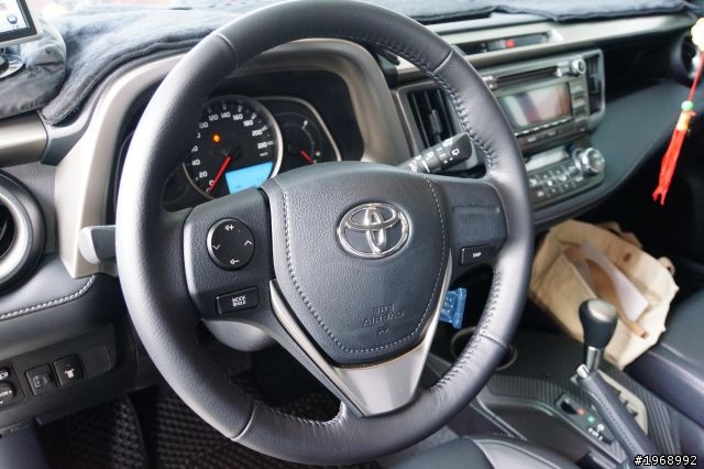 千呼萬喚,我的2013 RAV4 2.5E交車開箱