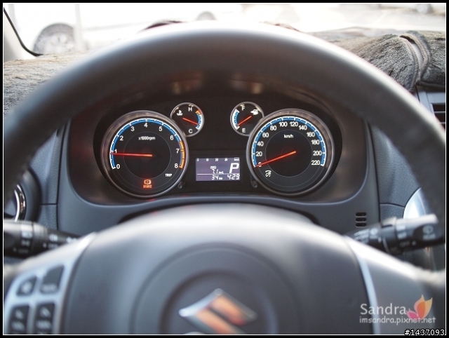 新車入庫。S家的 Suzuki SX4 胡亂開箱文(含2013年初簽約的sx4菜單)