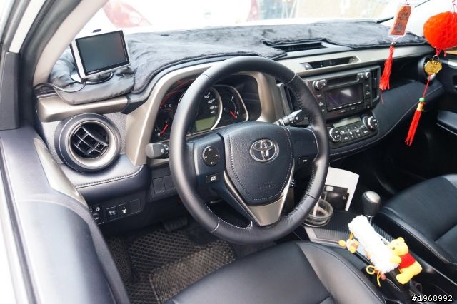 千呼萬喚,我的2013 RAV4 2.5E交車開箱
