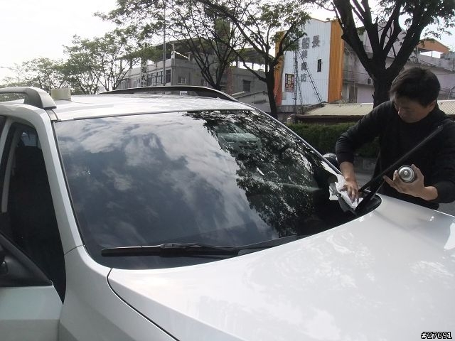 2010 Forester 前擋風玻璃更換---1年後, 2013更新, 該花的還是跑不掉!!!