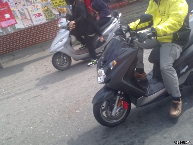 今天看到的測試車----品牌????