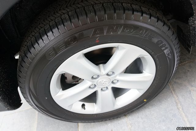 千呼萬喚,我的2013 RAV4 2.5E交車開箱