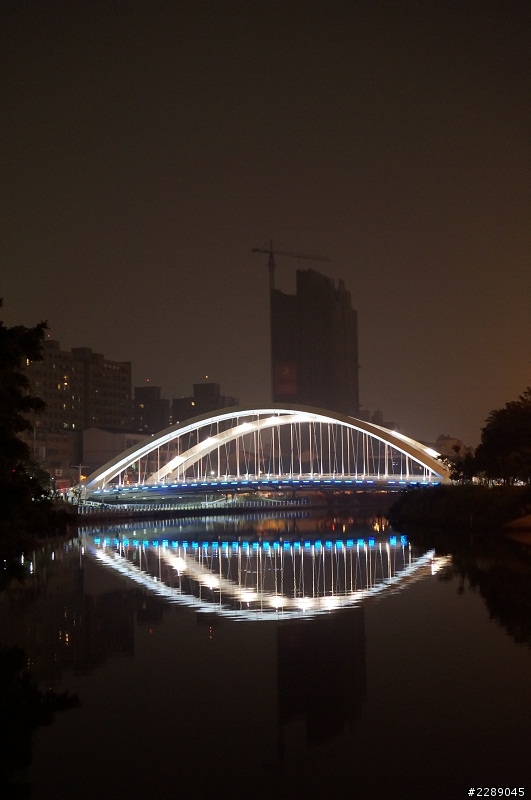 lag很久的SEL35F18開箱+中都願景橋試拍