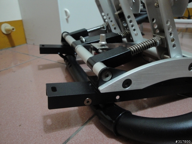 (開箱)優質賽車椅-Fanatec CSL Seat.....
