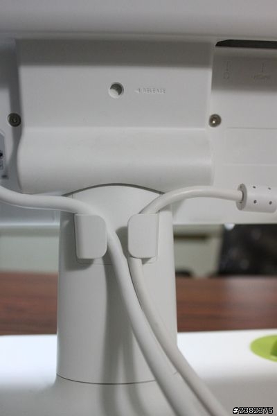 VA新夥伴~VW2430H+Mac Book Pro根本是山脖和嬰苔的組合(已全部修改成Mac Book Pro)