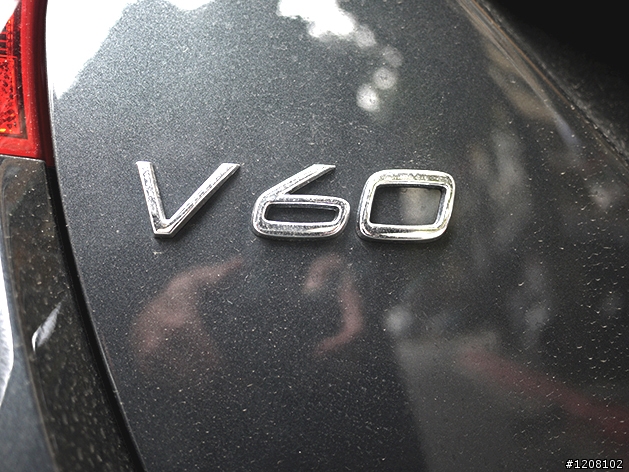 就用13年 V60 D4開箱來慶祝2013跨年好了~~