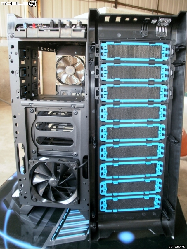 【開箱】Thermaltake Chaser A31
