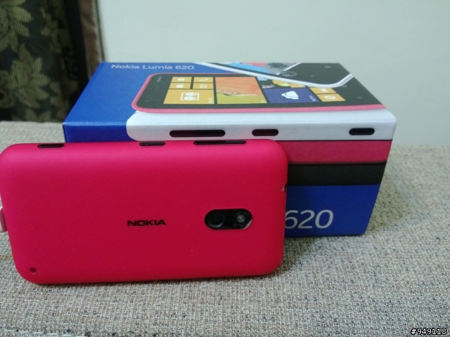 Lumia 620 桃紅微開箱