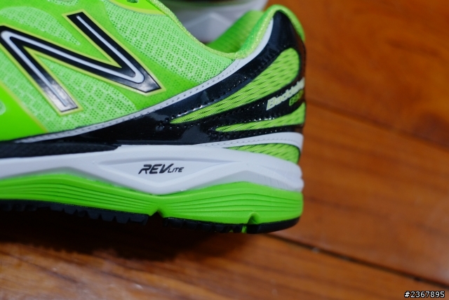 New Balance M890GY3